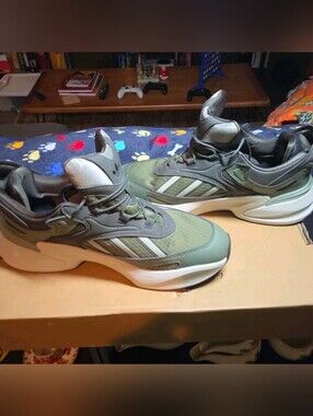 Adidas Ozmorph Men's US 11 Olive Green IE2025